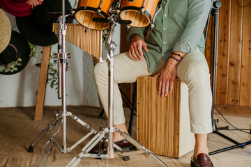 playing the flamenco cajon