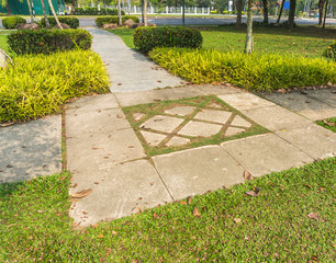 Obraz premium Jogging track at green garden