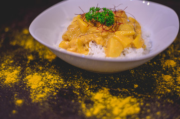 reis mit indischem mangocurry