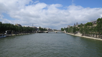 seine river in paris