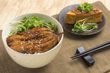 鰯の蒲焼き丼