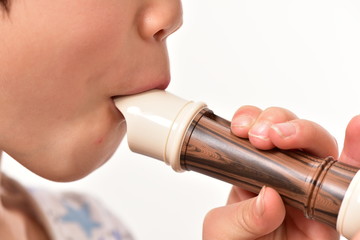 笛を吹く口元 © yujismilebituke