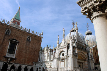 Fototapeta na wymiar Monuments in Venice