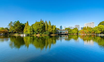 Obraz premium Ningbo City Park and building skyline..
