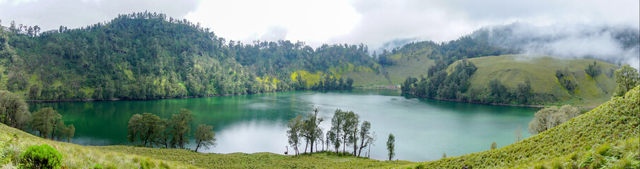 ranu kumbolo lake