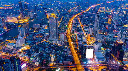 Fototapeta na wymiar Cityscape view Twilight Sunset Through Town of Bangkok city It is a modern capital. Thailand
