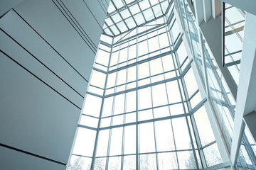 Obraz premium Interior of large contemporary multi-floor office building or business center