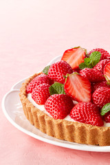 甘酸っぱい♡苺のレアチーズタルト