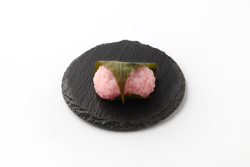さくら餅 道明寺 日本のお菓子 和菓子 白背景