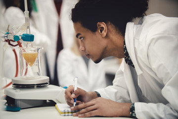 Laboratory scientist working at lab 