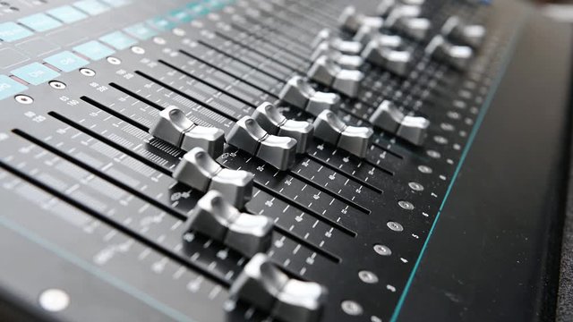 audio mixing console with motorized fader