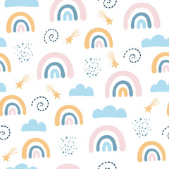 Nahtloses Muster mit Wolken und Regenbogen am Himmel. Kreative Kinder handgezeichnete Textur für Stoff, Verpackung, Textil, Tapete, Bekleidung. Vektor-Illustration