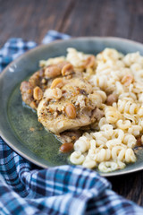 Chicken breast with pasta and peanuts sauce