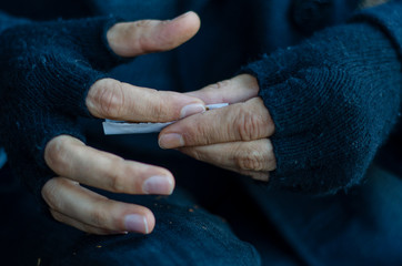 Rolling Cigarette Paper, Making Cigarette