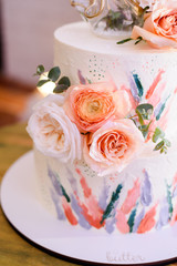 wedding cake with roses
