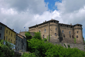 Fototapeta na wymiar Il castello di Compiano nell'omonimo borgo in provincia di Parma