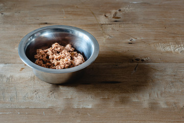 Steel cat feeder with pate and wooden bottom