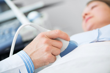 Ultrasound procedure of pregnant woman