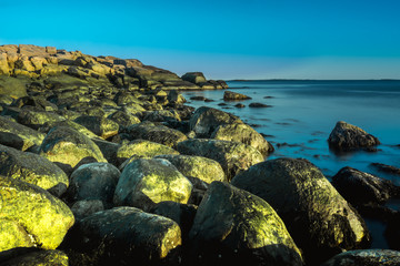Skaliste wybrzeże w Parku narodowym Ytre Hvaler w Norwegii © Dreamnordno