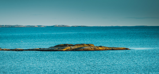 Skaliste wybrzeże w Parku narodowym Ytre Hvaler w Norwegii © Dreamnordno