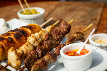 Delicioso churrasco com molho