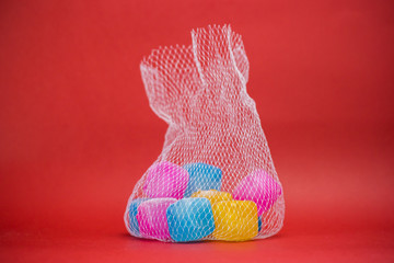 Multi-colored ice cubes for cooling drinks