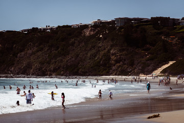 Obraz premium enjoying waves at the beach