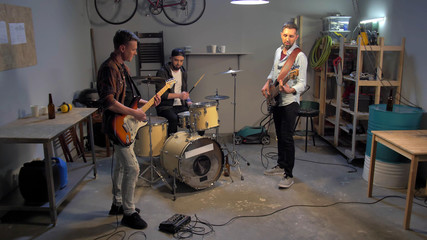 Music garage band having repetition