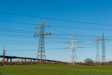 Zurzeit finden die Arbeiten am Ausbau der Stromleitung Mitteachse in der N&auml;he von Rade am Nord-Ostseekanal statt. 