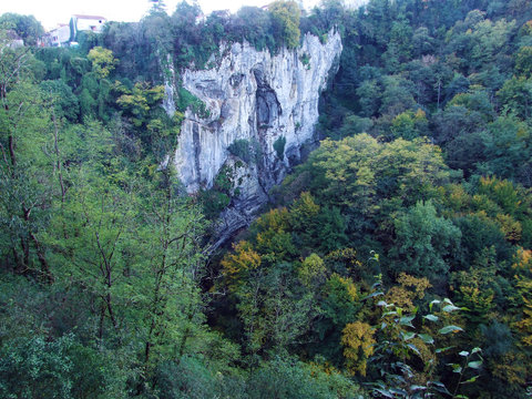 The abyss of the Pazincica River and the Pazin Cave - Pazin, Croatia (Ponor rijeke Pazincice i pecina Pazinska jama - Pazin, Hrvatska)