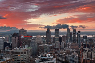 Fototapeta na wymiar Montreal sunrise city skyline