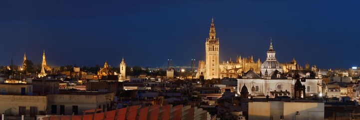 Fototapeta na wymiar Seville night rooftop panorama view