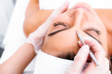 Mechanical face peel. Manual processing of problem areas of the skin. Beautician consultation.