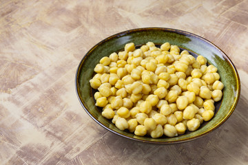 Cooked chickpeas in a bowl.