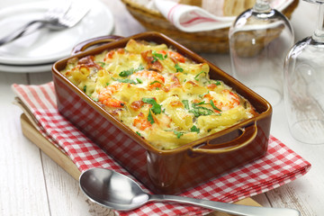 homemade shrimp macaroni  cheese gratin