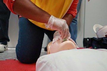 instru&ccedil;&atilde;o de primeiros socorros