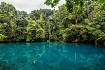 Obraz premium Riri Blue Hole on Esperitu Santo, Vanuatu