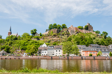 Saarburg, Saar, Fluss, Burg, Ruine, Staden, Evangelische Kirche,Schiffsanlegestelle, Stadt,...