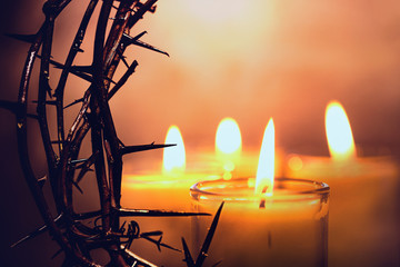Crown of Thorns with candles - 334598152
