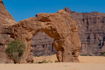 Fototapeta na wymiar Natural rock formations in form of arch Chad, Africa