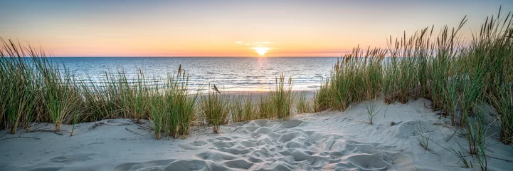 Fond de hotte en verre imprimé Mer du Nord, Pays-Bas Coucher de soleil sur la plage des dunes