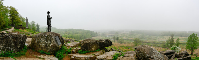 Panorama from Little Round Top of Civil War battlefield with statue of General Warren, Gettysburg, Pennsylvania. - obrazy, fototapety, plakaty