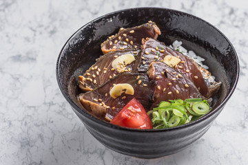 鰹のタタキ丼