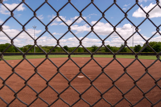Outfield Fencing & Accessories for Baseball & Softball Fields - On Deck  Sports