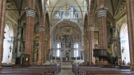 Fototapeta na wymiar Cattedrale di Santa Maria Matricolare building interior view