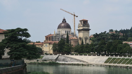 Fototapeta na wymiar Campanile di San Giorgio in Braida view across the Adige river