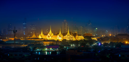 Landmark of Bangkok city Grand palace at sunrise in Bangkok, Thailand - obrazy, fototapety, plakaty