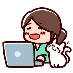 パソコン作業をする女性　ペットの猫