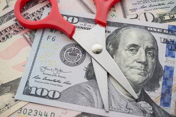 The Federal Reserve ( FED ) to cut interest rates. Global world economy, U.S. vs China trade war or...