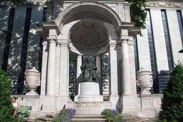Memorial statue of William Cullen Bryant in NYC park - 334654521